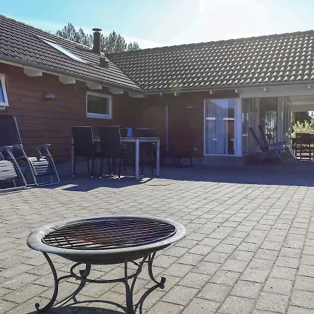 Five-bedroom Holiday In Idestrup 1 بيت للعطل