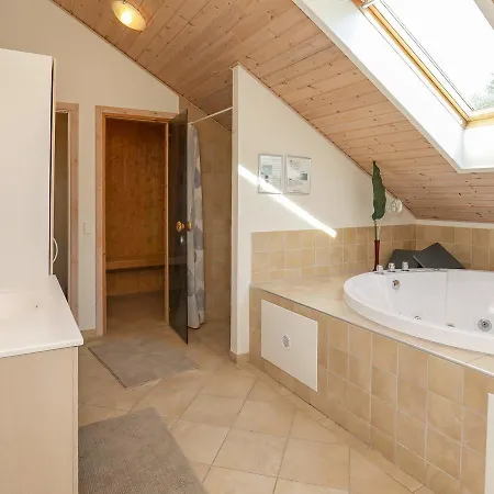 Five-bedroom Holiday In Idestrup 1 بيت للعطل