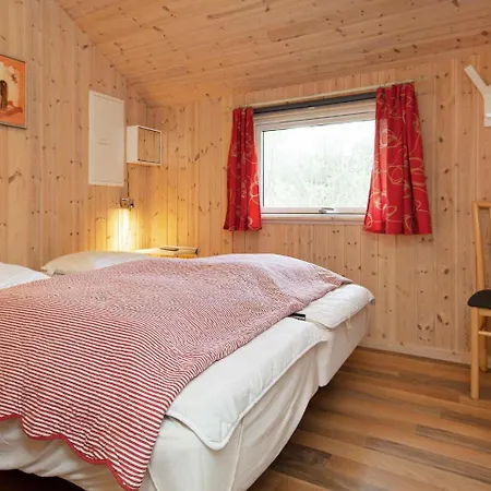 Five-bedroom Holiday In Idestrup 1 بيت للعطل