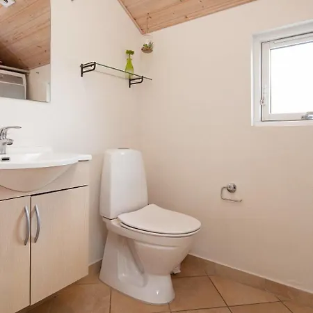 Five-bedroom Holiday In Idestrup 1