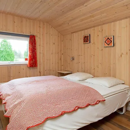 Five-bedroom Holiday In Idestrup 1 *