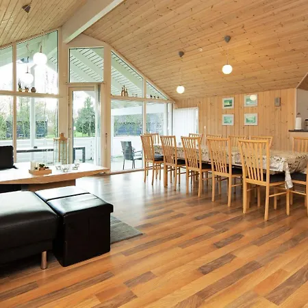 Five-bedroom Holiday In Idestrup 1 *