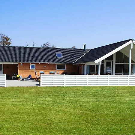 بيت للعطل Five-bedroom Holiday In Idestrup 1 Bøtø By